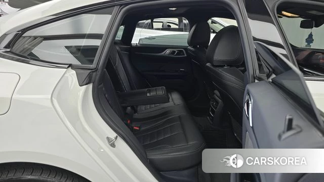BMW i4 2022 Белый из Кореи, фото 2