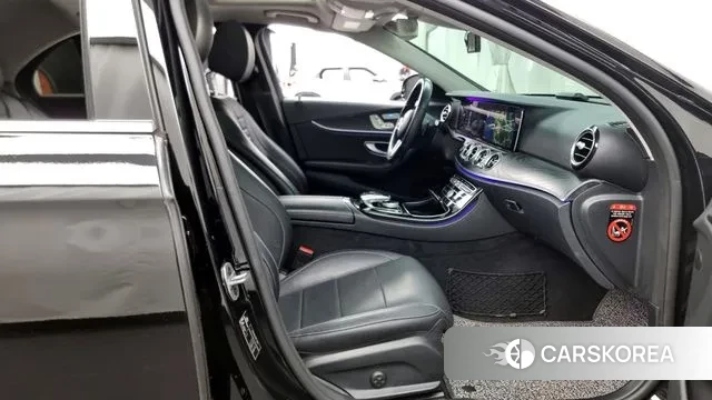 Mercedes-Benz E-Class W213 2019 Черный из Кореи, фото 2