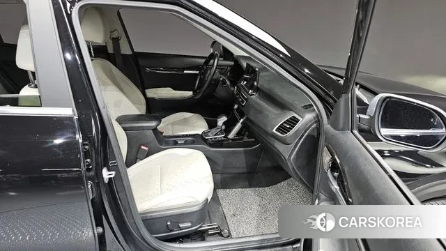 Kia Seltos 2022 Черный из Кореи, фото 2