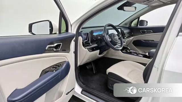 Kia Sportage 5th Generation Hybrid 2022 Белый из Кореи, фото 2