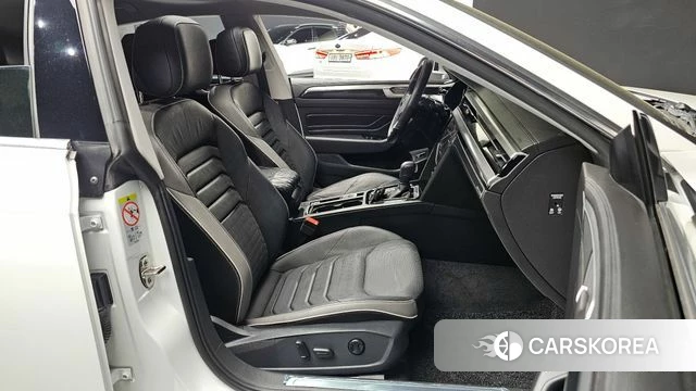 Volkswagen Arteon 2023 Белый из Кореи, фото 2