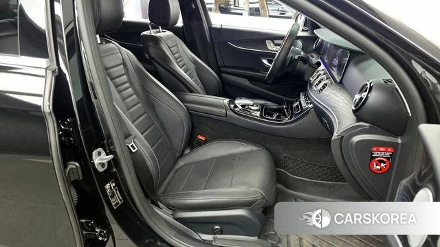 Mercedes-Benz E-Class W213 2019 Черный из Кореи, фото 2