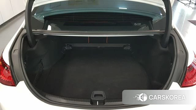 Mercedes-Benz C-Class W206 2023 Белый из Кореи, фото 2