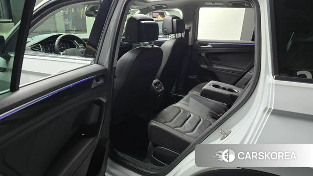 Volkswagen Tiguan second Generation 2022 Белый из Кореи, фото 2