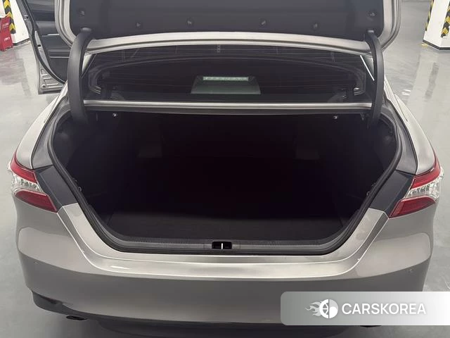 Toyota Camry 2022 Серебристо-серый из Китая, фото 2