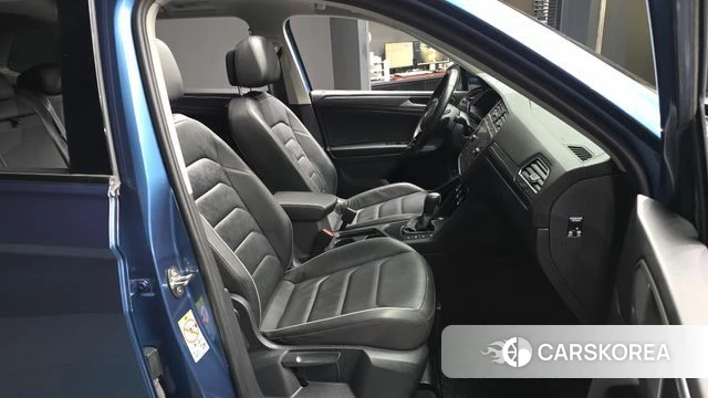 Volkswagen Tiguan Allspace 2020 Синий из Кореи, фото 2