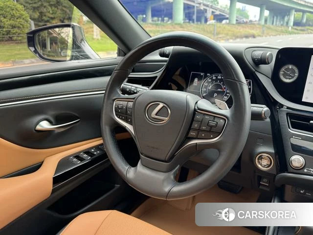 Lexus ES 2023 Зеленый из Китая, фото 2