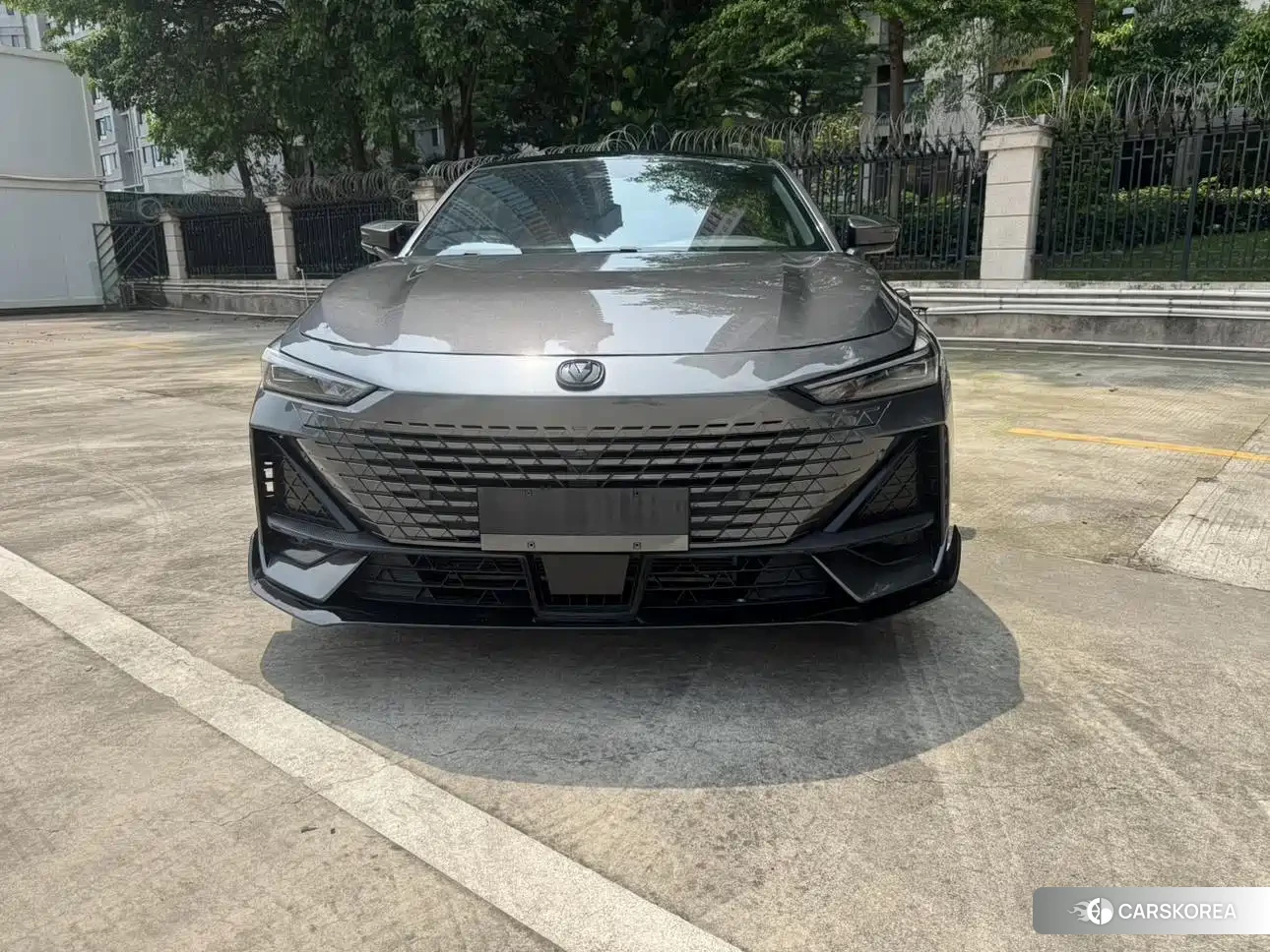 Chang'an UNI-V 2023 Silver/gray из Китая, фото 2