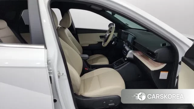 Hyundai Kona Hybrid (SX2) 2024 Белый из Кореи, фото 2