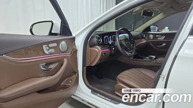 Mercedes-Benz E-Class W213 2018 Белый из Кореи, фото 2