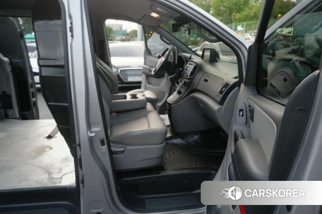 Hyundai The New Grand Starex 2021 Серебристо-серый из Кореи, фото 2