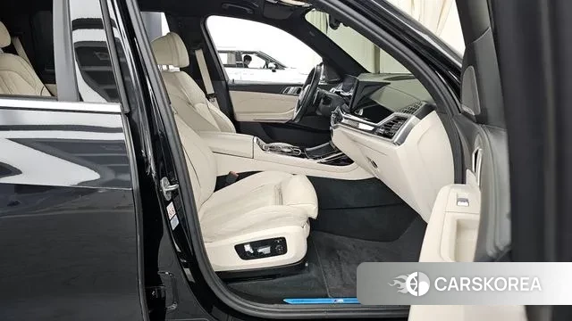 BMW X7 (G07) 2023 Черный из Кореи, фото 2