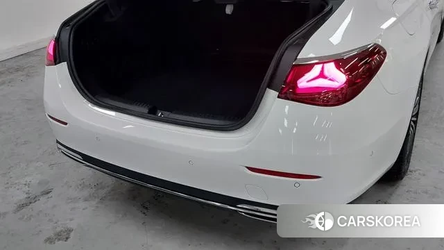 Mercedes-Benz E-Class W214 2024 Белый из Кореи, фото 2