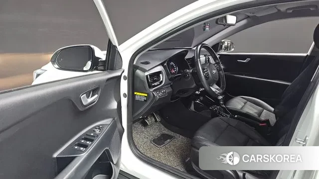 Kia Stonic 2018 Белый из Кореи, фото 2