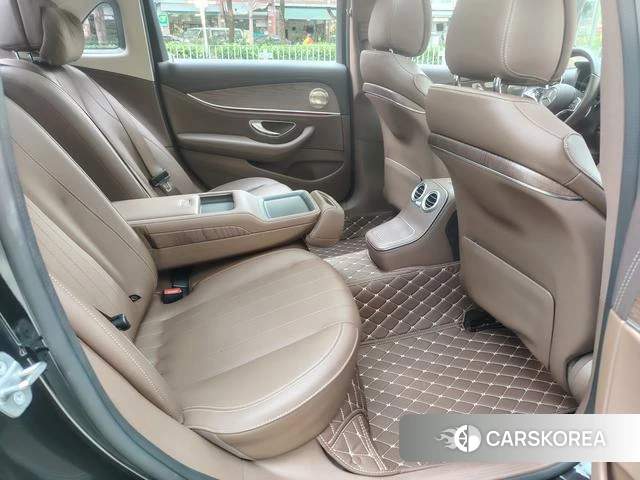 Mercedes-Benz E-class 2021 Черный из Китая, фото 2
