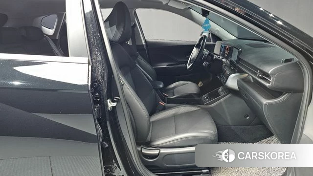 Hyundai Kona (SX2) 2024 Черный из Кореи, фото 2