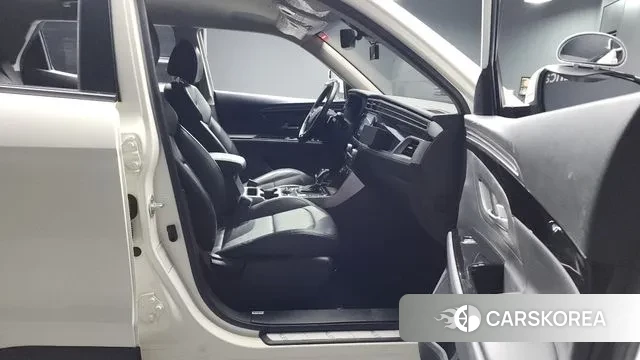 Ssangyong Beautiful Korando 2023 Белый из Кореи, фото 2