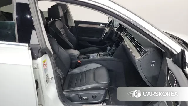 Volkswagen Arteon 2019 Белый из Кореи, фото 2