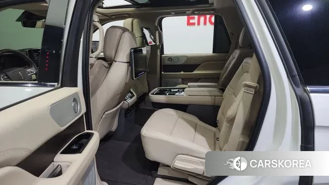 Lincoln Navigator 4th generation 2021 Белый из Кореи, фото 2