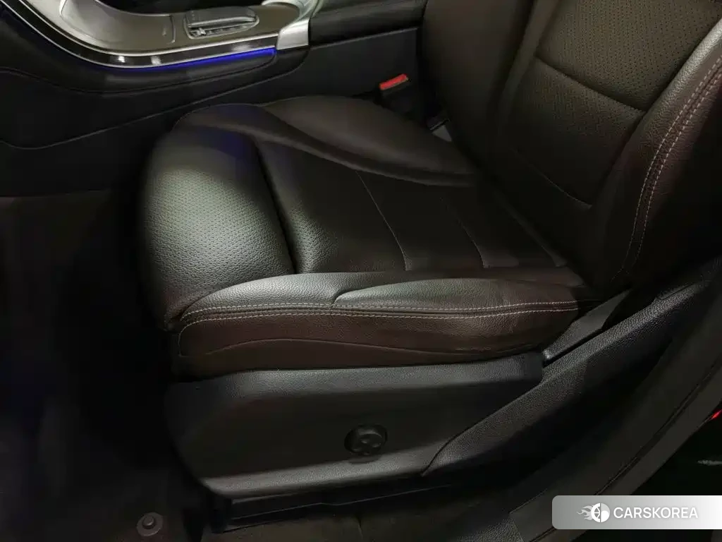 Mercedes-Benz GLC 2020 Черный из Китая, фото 2
