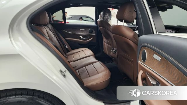 Mercedes-Benz E-Class W213 2021 Белый из Кореи, фото 2