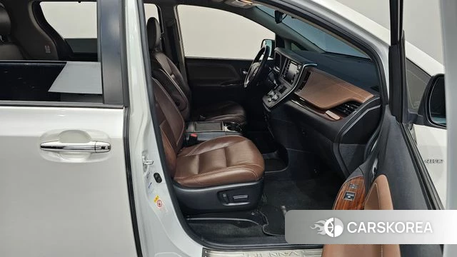 Toyota Sienna 2018 Белый из Кореи, фото 2