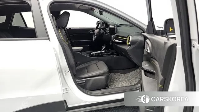 Chevrolet (GM Daewoo) Trax Crossover 2023 Белый из Кореи, фото 2