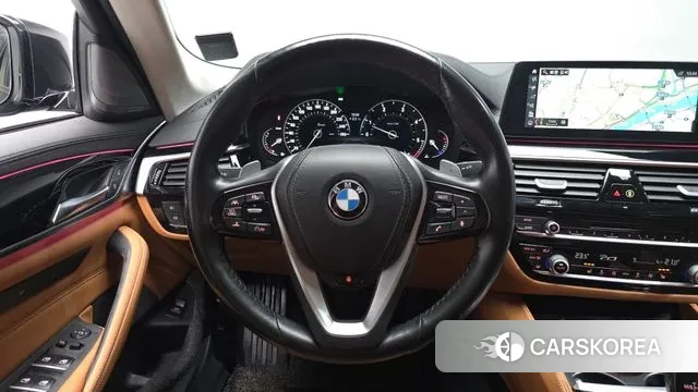 BMW 5 Series (G30) 2018 Черный из Кореи, фото 2
