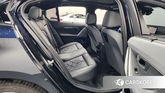 BMW 5 Series (G60) 2024 Черный из Кореи, фото 2