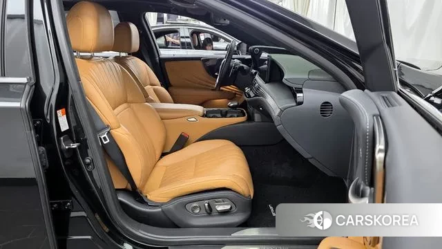 Lexus LS500h 5th generation 2022 Черный из Кореи, фото 2