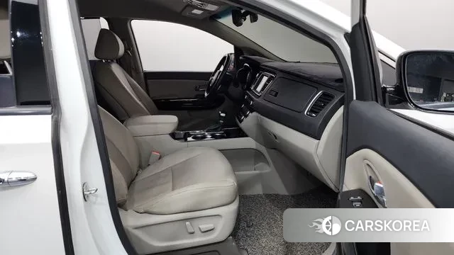 Kia The New Carnival 2018 Белый из Кореи, фото 2