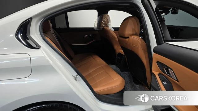 BMW 3 Series (G20) 2023 Белый из Кореи, фото 2