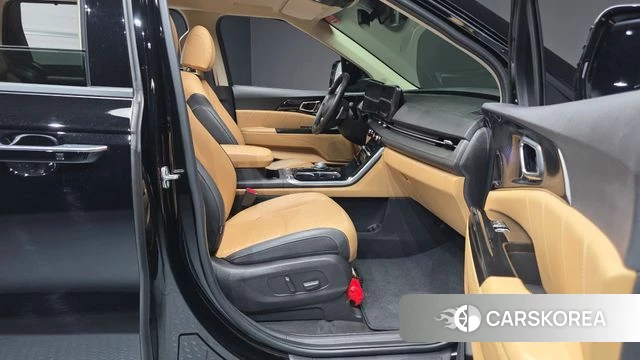 Kia Carnival 4th generation 2023 Черный из Кореи, фото 2