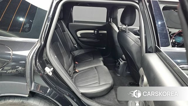 Mini Cooper S Clubman 2023 Черный из Кореи, фото 2