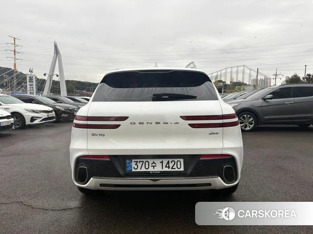 Genesis GV70 2024 Белый из Кореи, фото 2