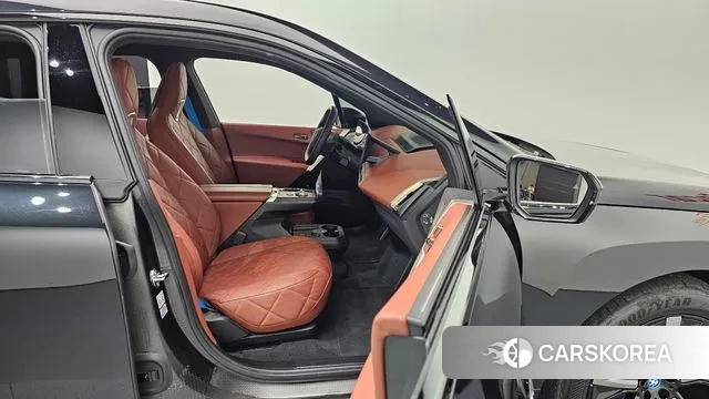 BMW iX 2023 Черный из Кореи, фото 2