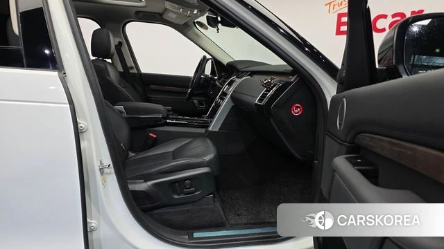 Land Rover Discovery 5 2020 Белый из Кореи, фото 2