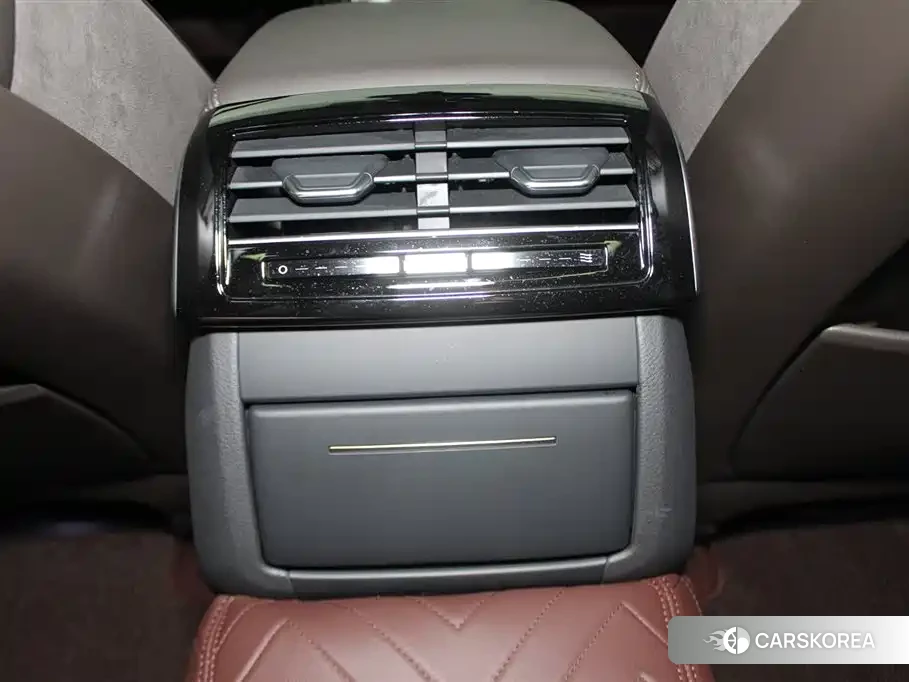 Audi A8 2022 Черный из Китая, фото 2