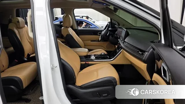 Kia Carnival 4th generation 2023 Белый из Кореи, фото 2