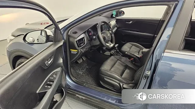 Kia Stonic 2018 Синий из Кореи, фото 2