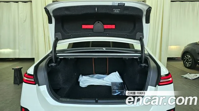 BMW 5 Series (G60) 2023 Белый из Кореи, фото 2