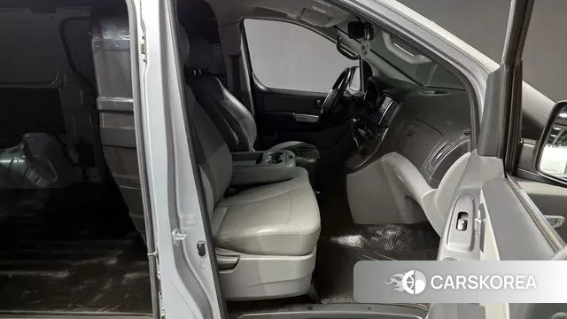 Hyundai The New Grand Starex 2021 Серебряный из Кореи, фото 2