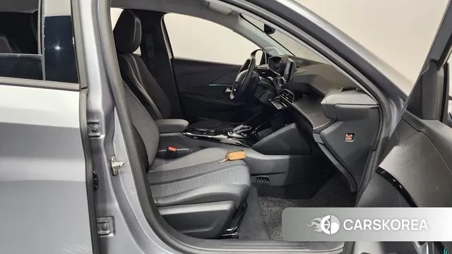 Peugeot e-208 second Generation 2022 Серый из Кореи, фото 2