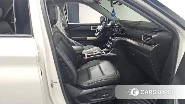 Ford Explorer 6th Generation 2021 Белый из Кореи, фото 2