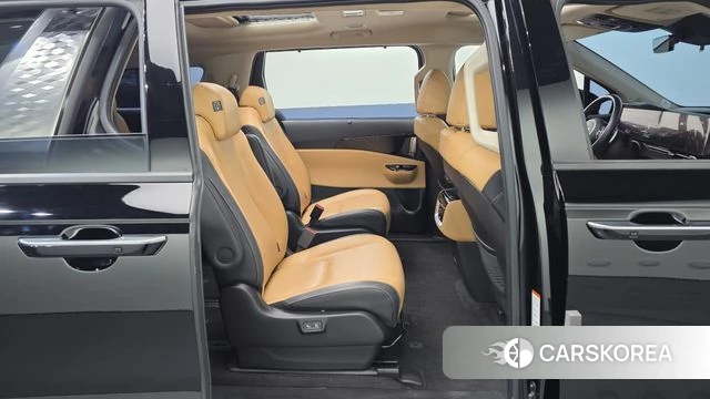 Kia Carnival 4th generation 2023 Черный из Кореи, фото 2