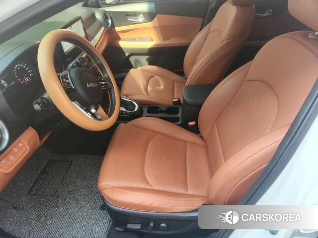 Kia The New K3 2nd generation 2022 Белый из Кореи, фото 2