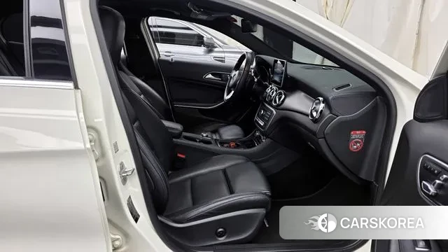 Mercedes-Benz GLA-Class X156 2018 Белый из Кореи, фото 2