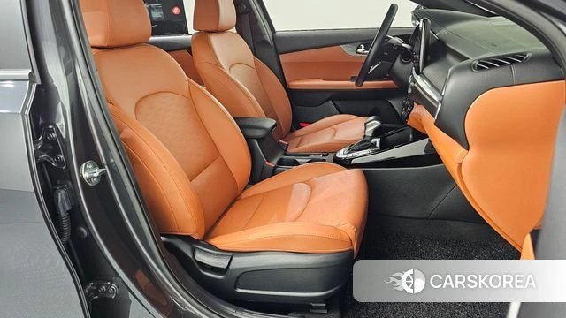 Kia The New K3 2nd generation 2023 Серый из Кореи, фото 2