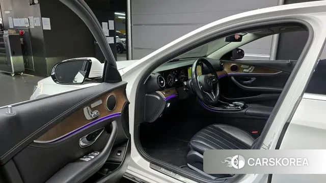 Mercedes-Benz E-Class W213 2019 Белый из Кореи, фото 2