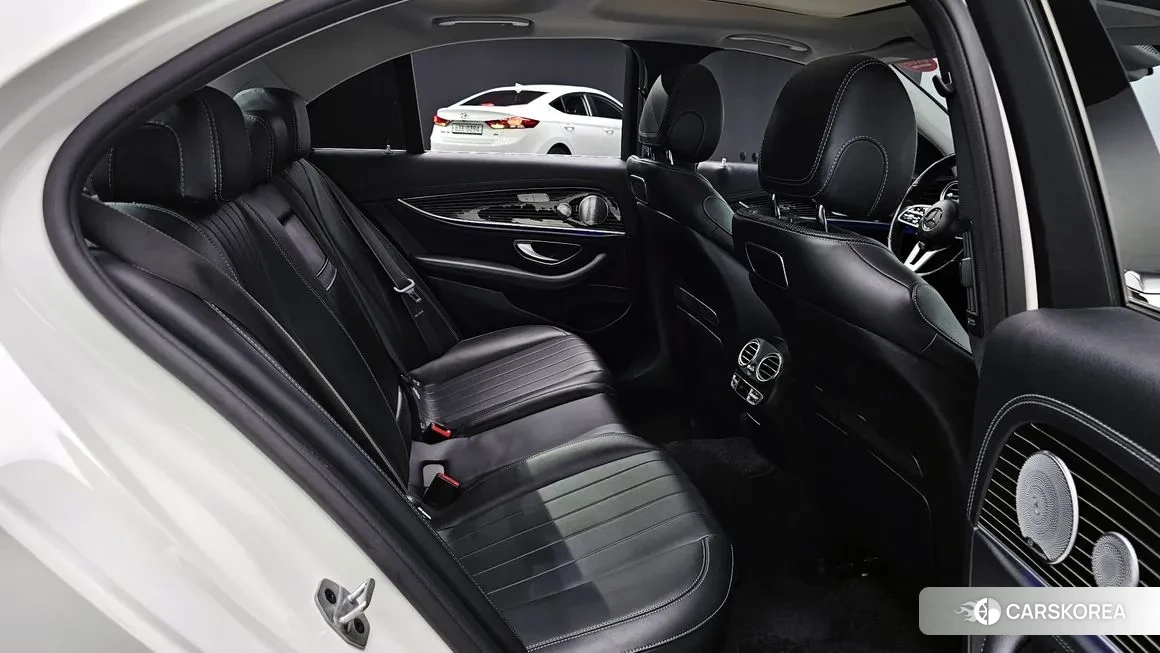 Mercedes-Benz E-Class W213 2019 Белый из Кореи, фото 2